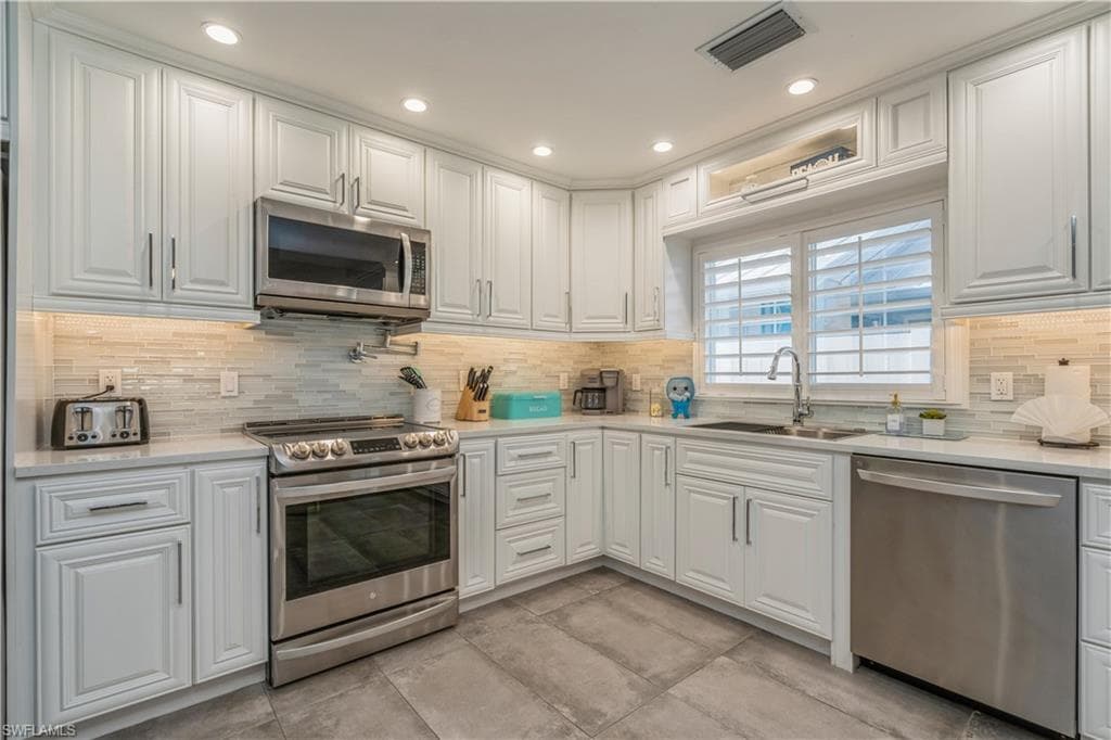 523 107th Ave N, Naples, FL 34108-10