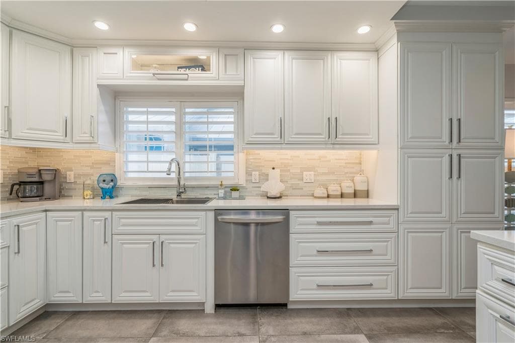 523 107th Ave N, Naples, FL 34108-12