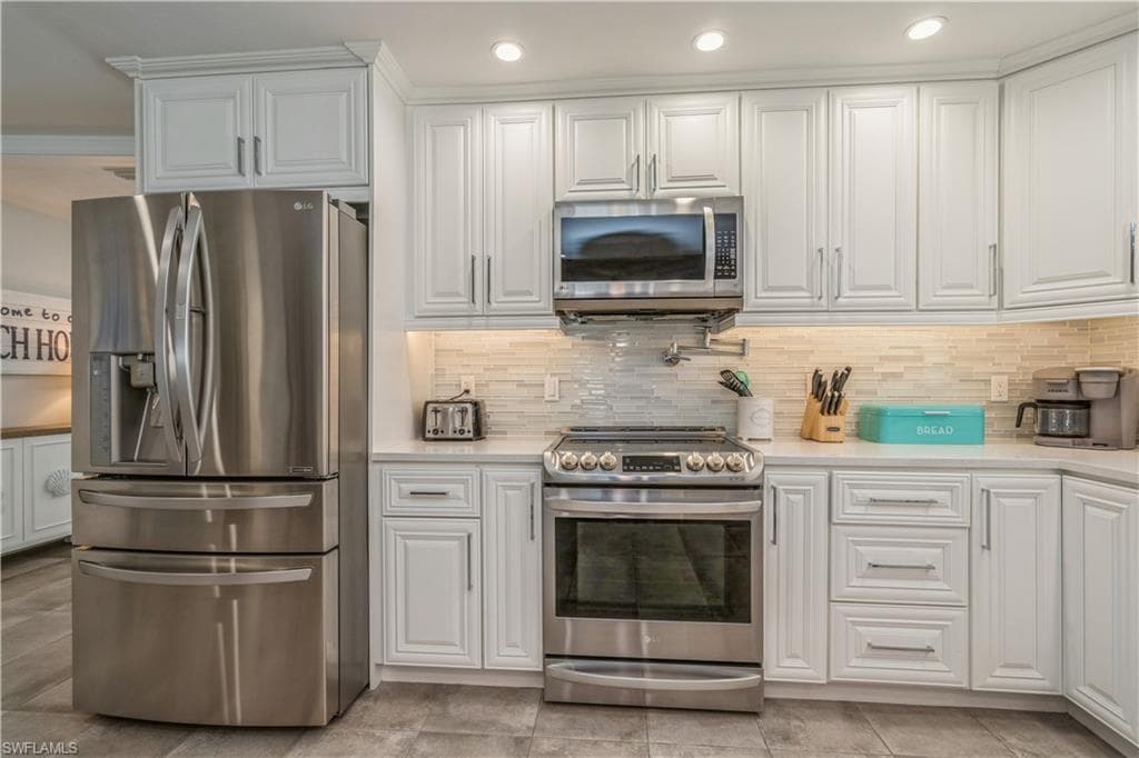 523 107th Ave N, Naples, FL 34108-13