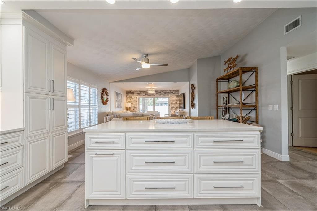 523 107th Ave N, Naples, FL 34108-15