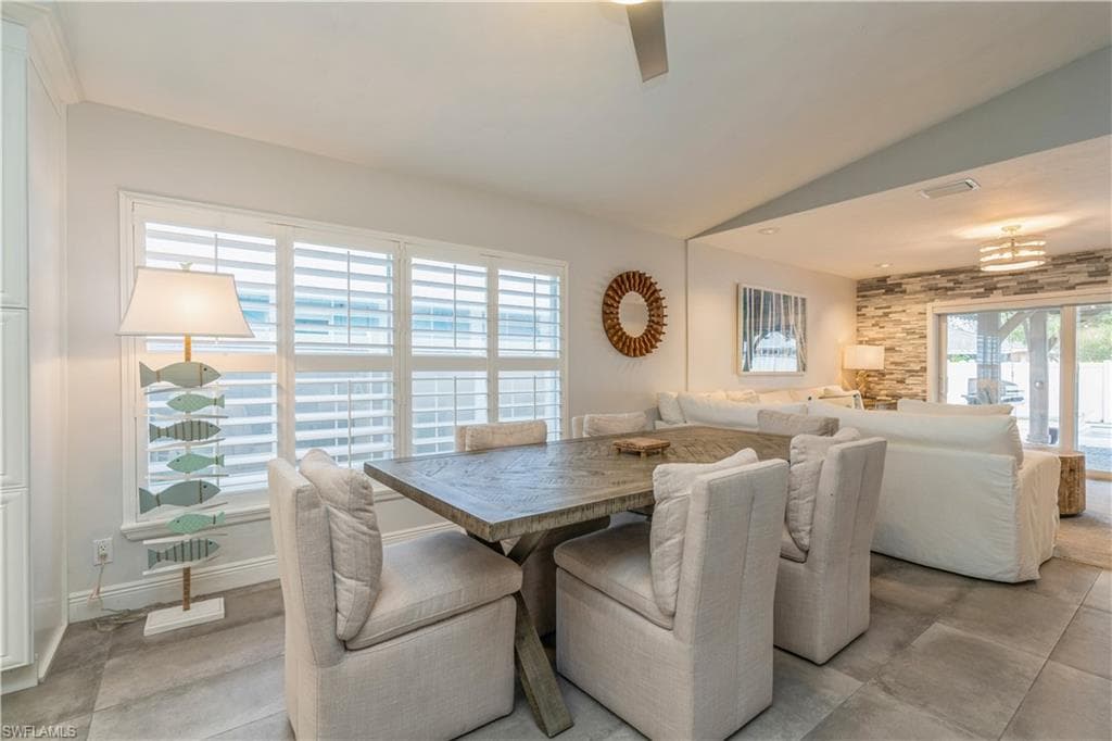 523 107th Ave N, Naples, FL 34108-17