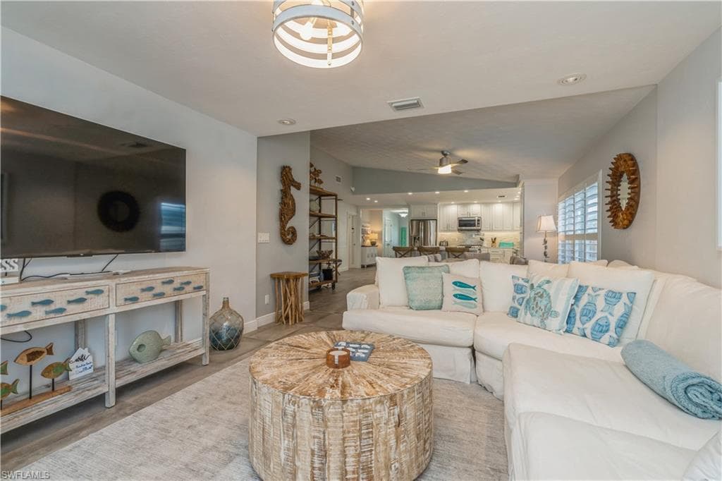 523 107th Ave N, Naples, FL 34108-20