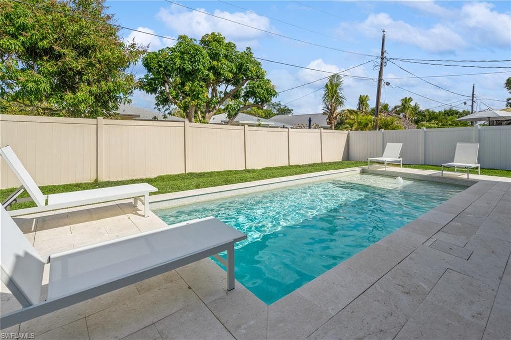 523 107th Ave N, Naples, FL 34108-29
