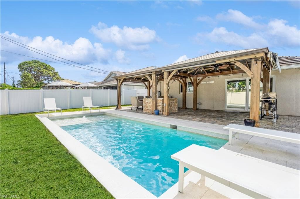 523 107th Ave N, Naples, FL 34108-2