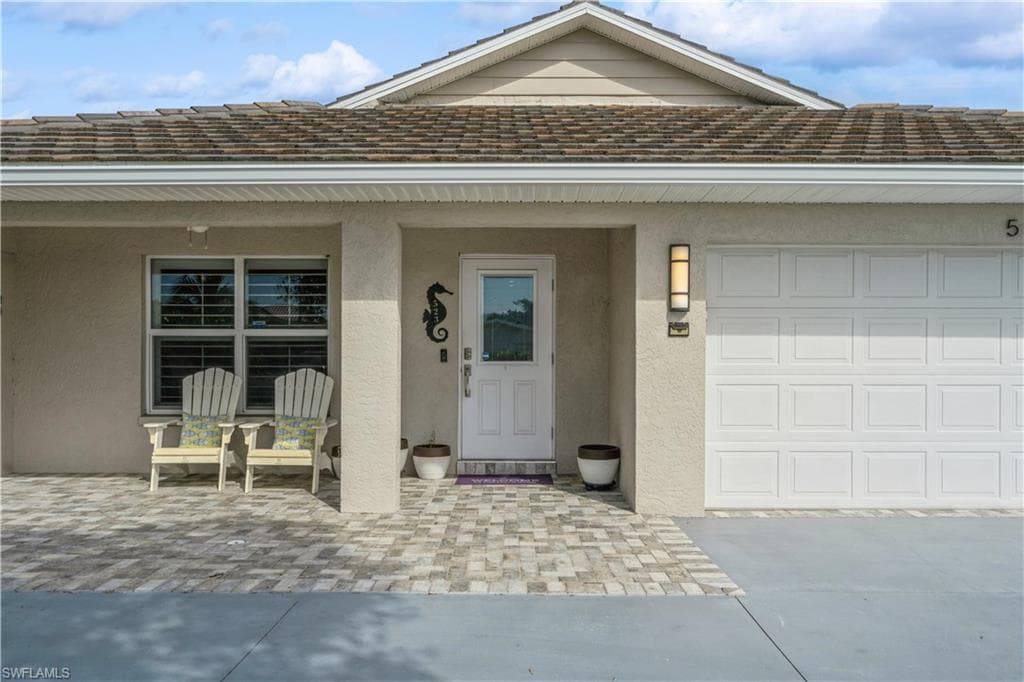 523 107th Ave N, Naples, FL 34108-4