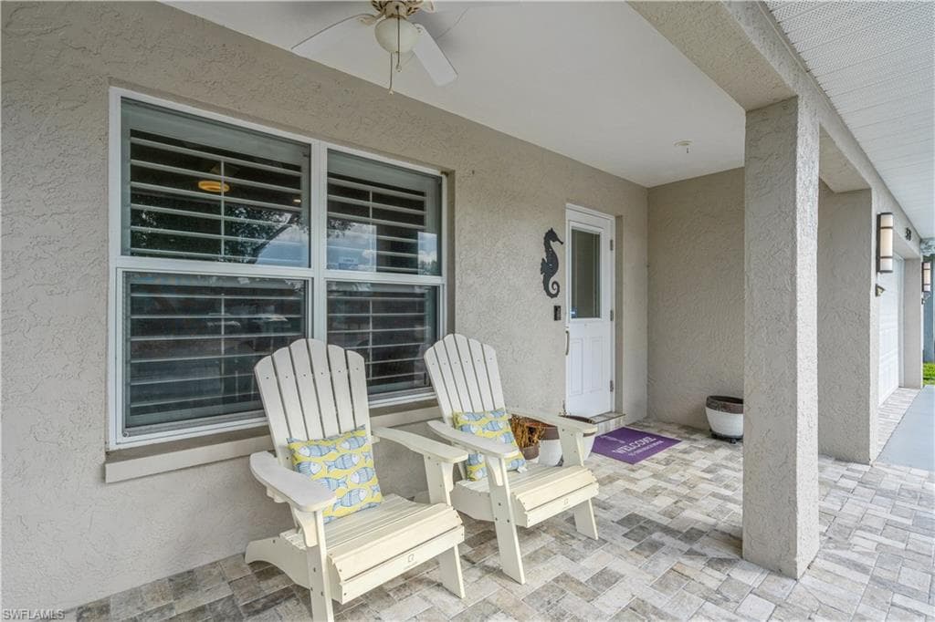 523 107th Ave N, Naples, FL 34108-5