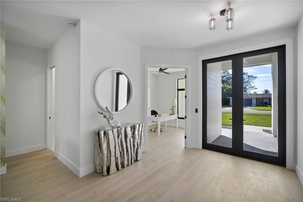1677 Northgate Dr, Naples, FL 34105-16