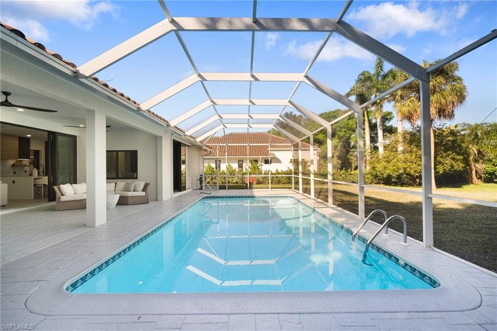 1677 Northgate Dr, Naples, FL 34105-27