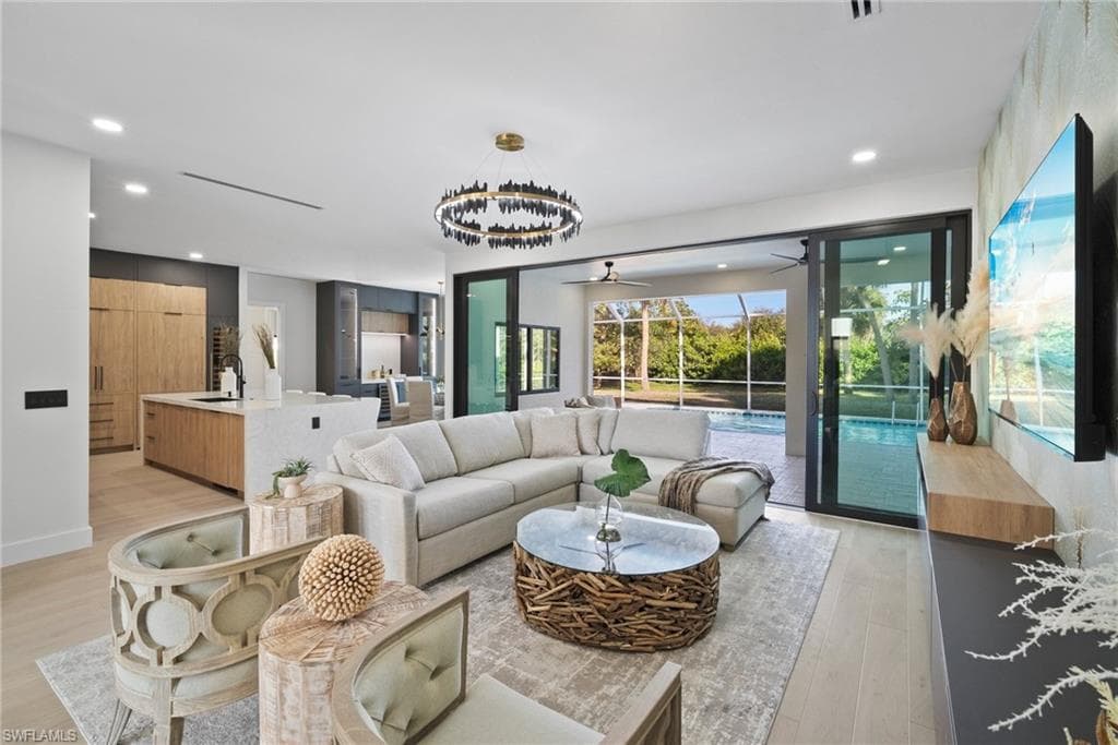 1677 Northgate Dr, Naples, FL 34105-2