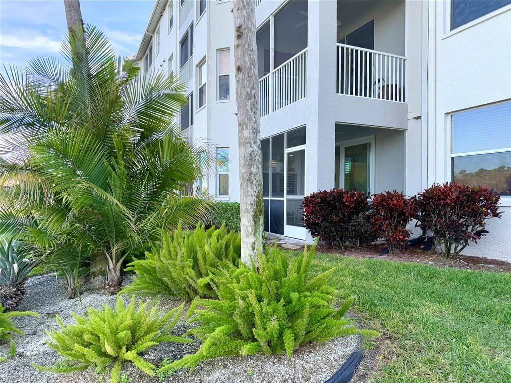 8505 Naples Heritage Dr 113, Naples, FL 34112-26