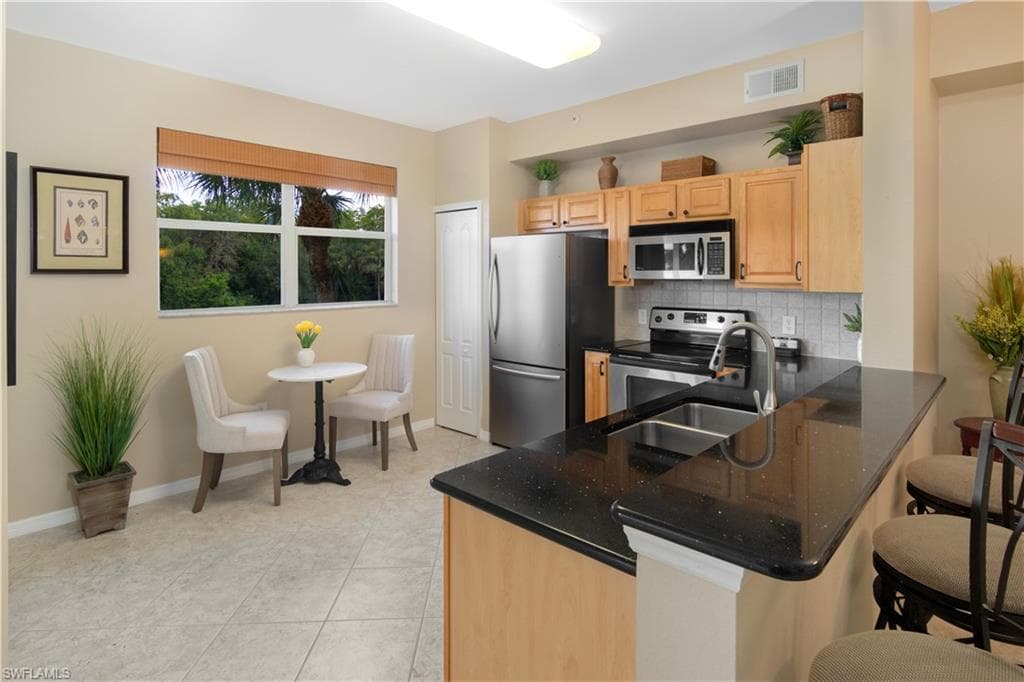 6824 Sterling Greens Pl 3203, Naples, FL 34104-9