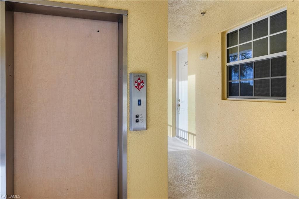 6824 Sterling Greens Pl 3203, Naples, FL 34104-24