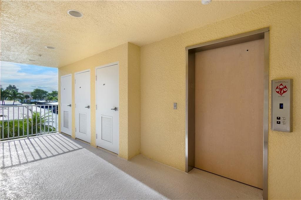 6824 Sterling Greens Pl 3203, Naples, FL 34104-25