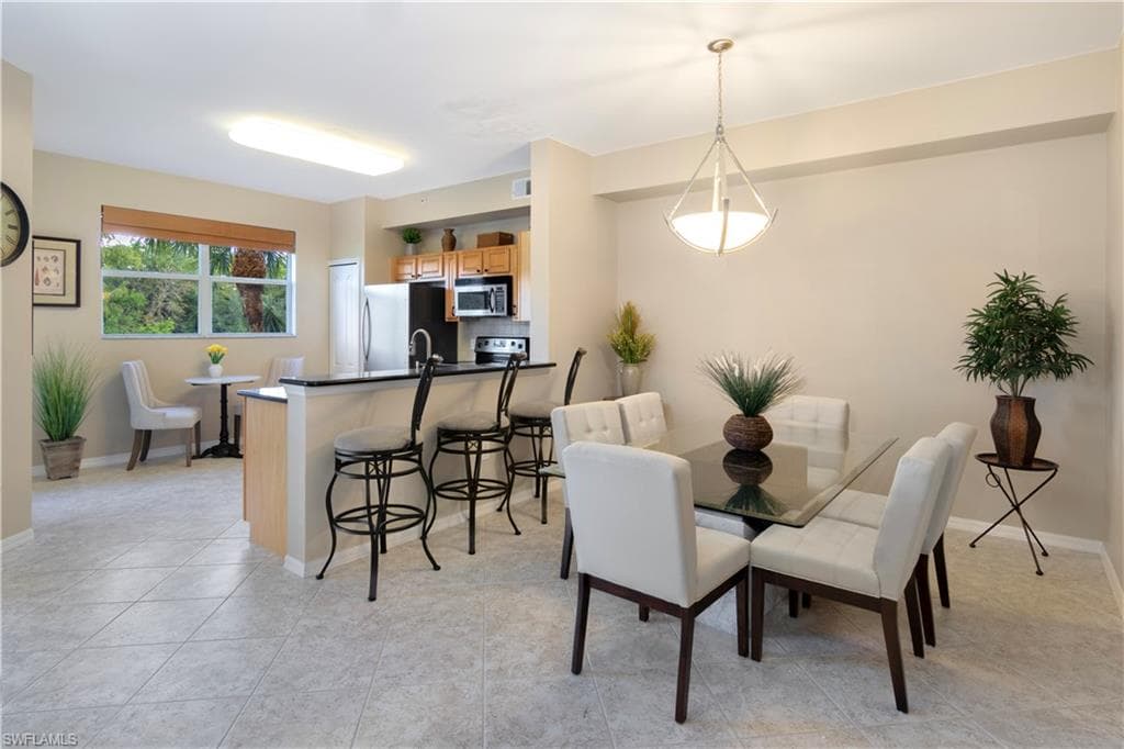 6824 Sterling Greens Pl 3203, Naples, FL 34104-3