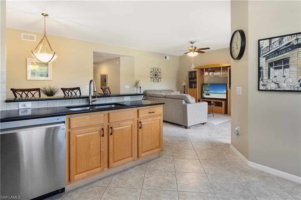 6824 Sterling Greens Pl 3203, Naples, FL 34104-6
