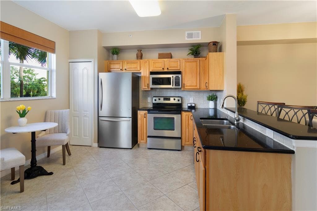 6824 Sterling Greens Pl 3203, Naples, FL 34104-7
