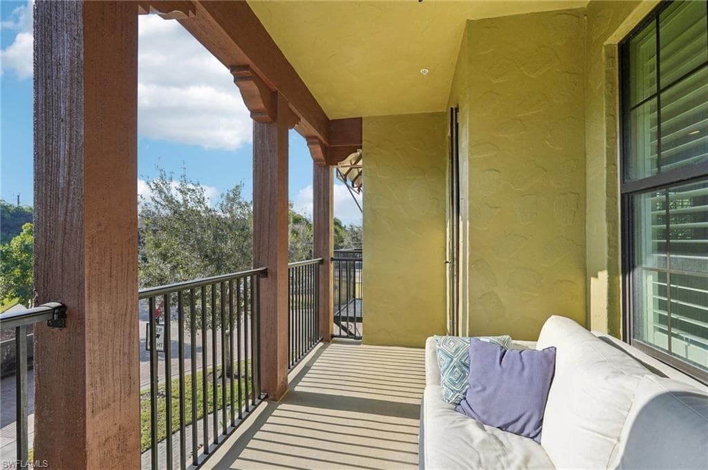 9071 Albion Ln N 5704, Naples, FL 34113-22