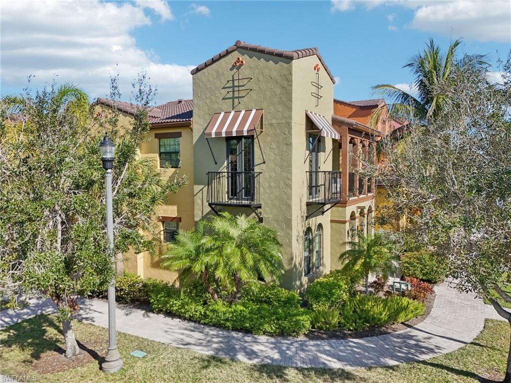 9071 Albion Ln N 5704, Naples, FL 34113-36