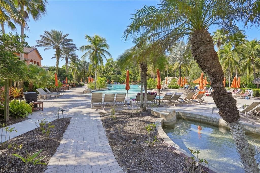 9071 Albion Ln N 5704, Naples, FL 34113-42