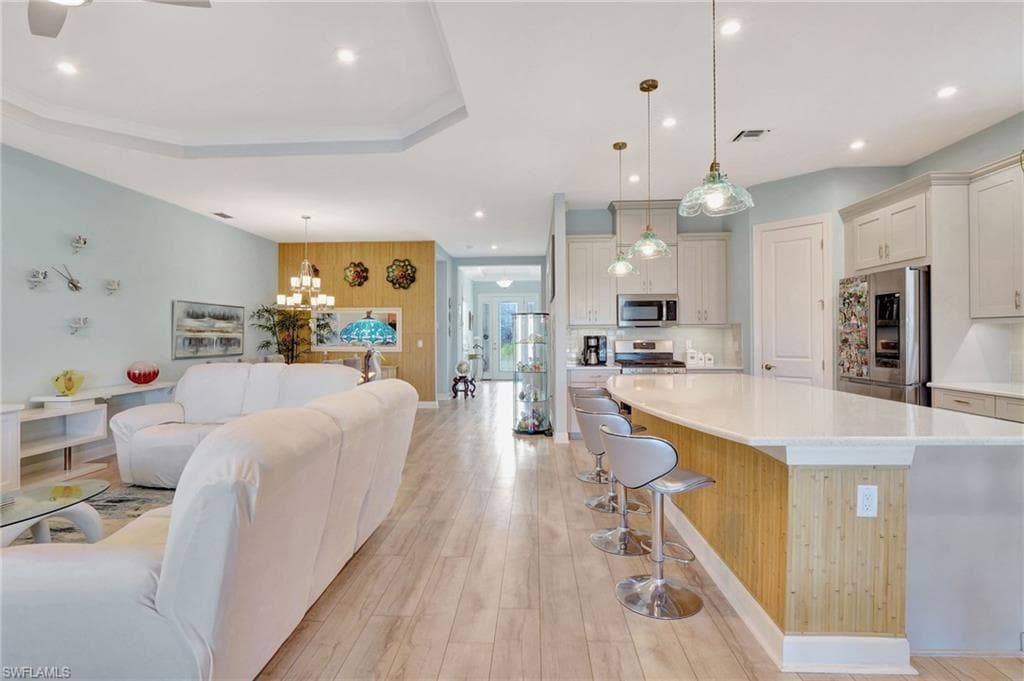 8266 Promoso Ct, Naples, FL 34114-15