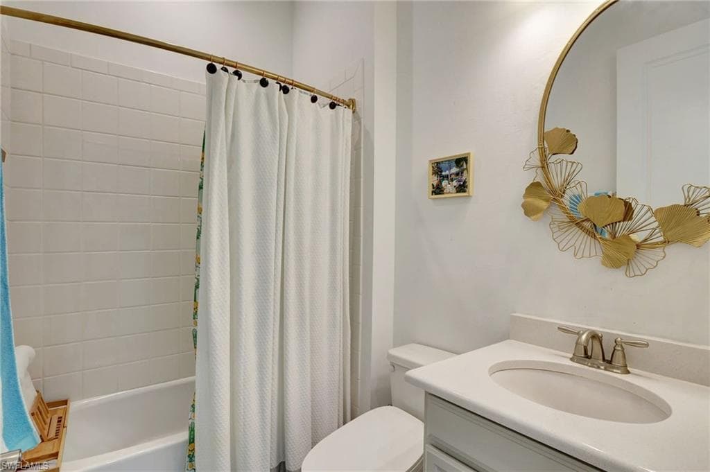 8266 Promoso Ct, Naples, FL 34114-24