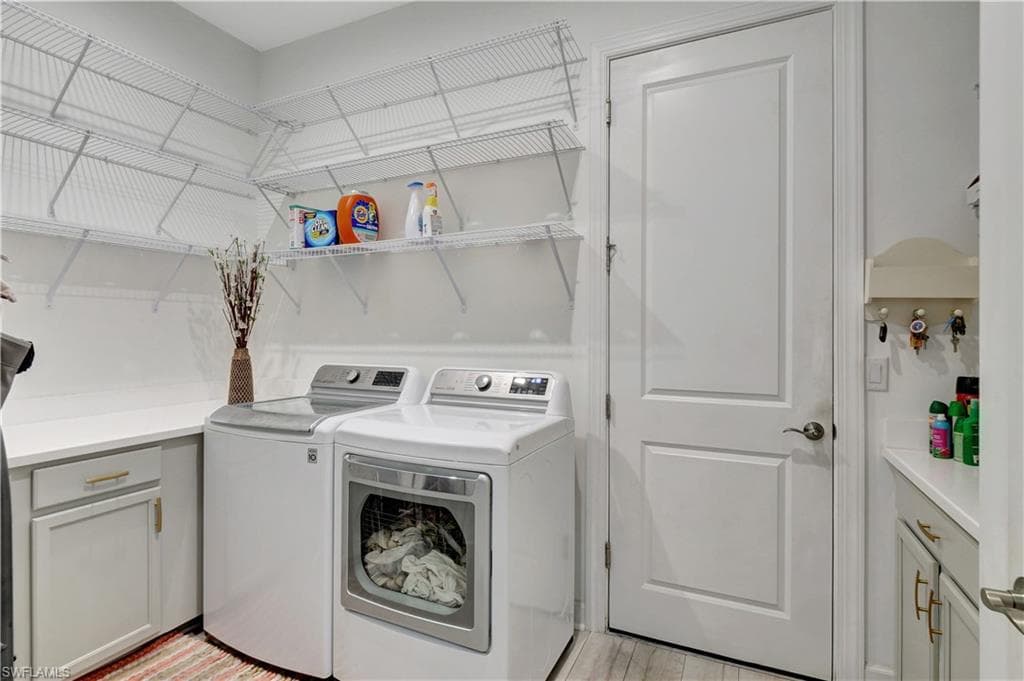 8266 Promoso Ct, Naples, FL 34114-29