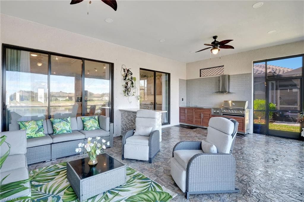 8266 Promoso Ct, Naples, FL 34114-32