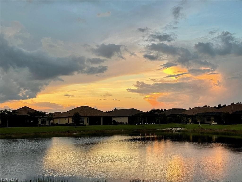 8266 Promoso Ct, Naples, FL 34114-2