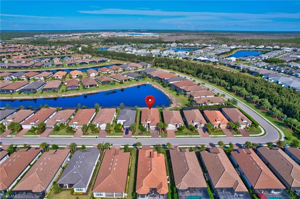 8266 Promoso Ct, Naples, FL 34114-5