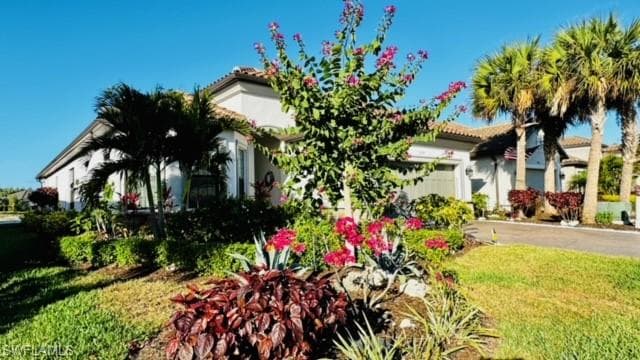 8266 Promoso Ct, Naples, FL 34114-6