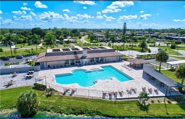 125 Calais Ct, Naples, FL 34112-34