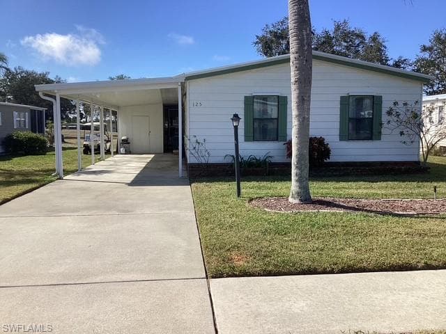 125 Calais Ct, Naples, FL 34112-3
