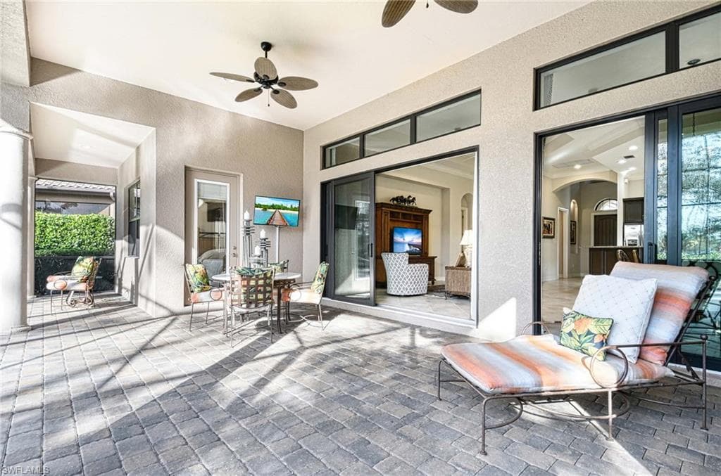 7347 Lantana Cir, Naples, FL 34119-20