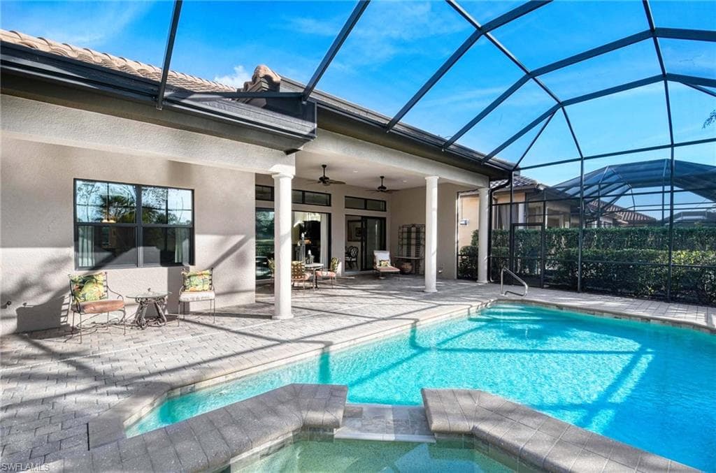 7347 Lantana Cir, Naples, FL 34119-21