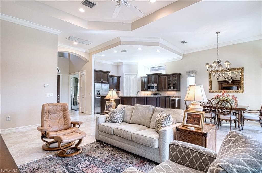 7347 Lantana Cir, Naples, FL 34119-4