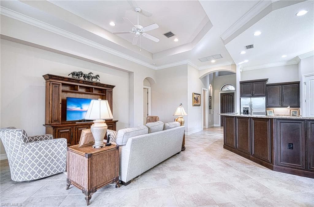 7347 Lantana Cir, Naples, FL 34119-5