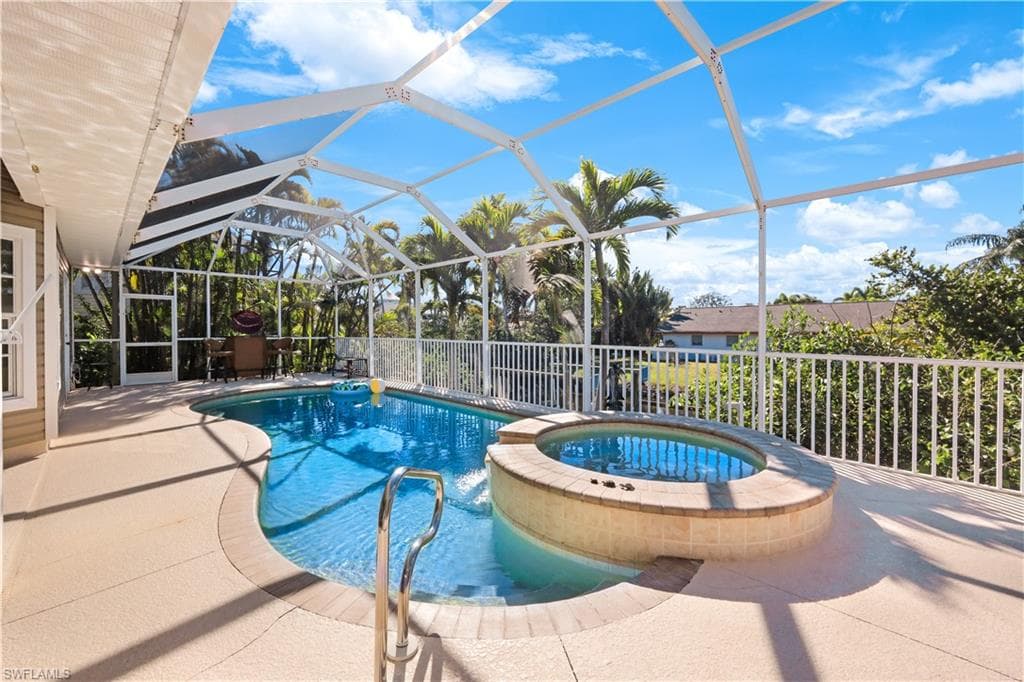 27160 Flamingo Dr, Bonita Springs, FL 34135-1