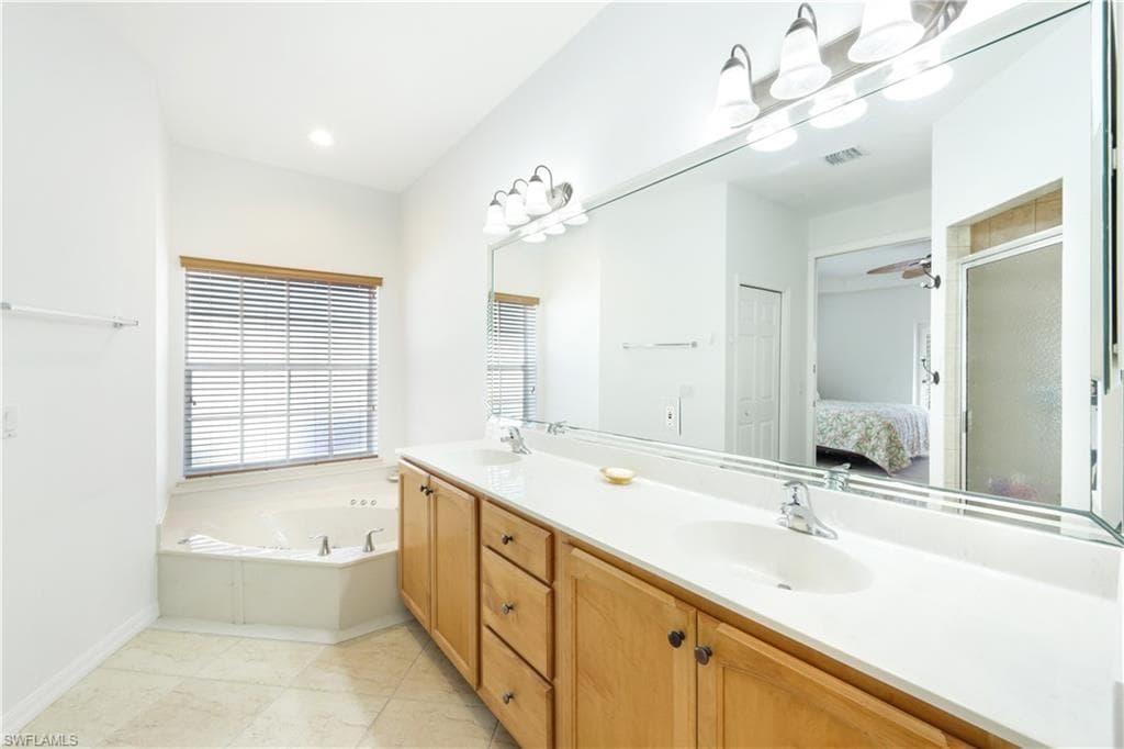 27160 Flamingo Dr, Bonita Springs, FL 34135-24