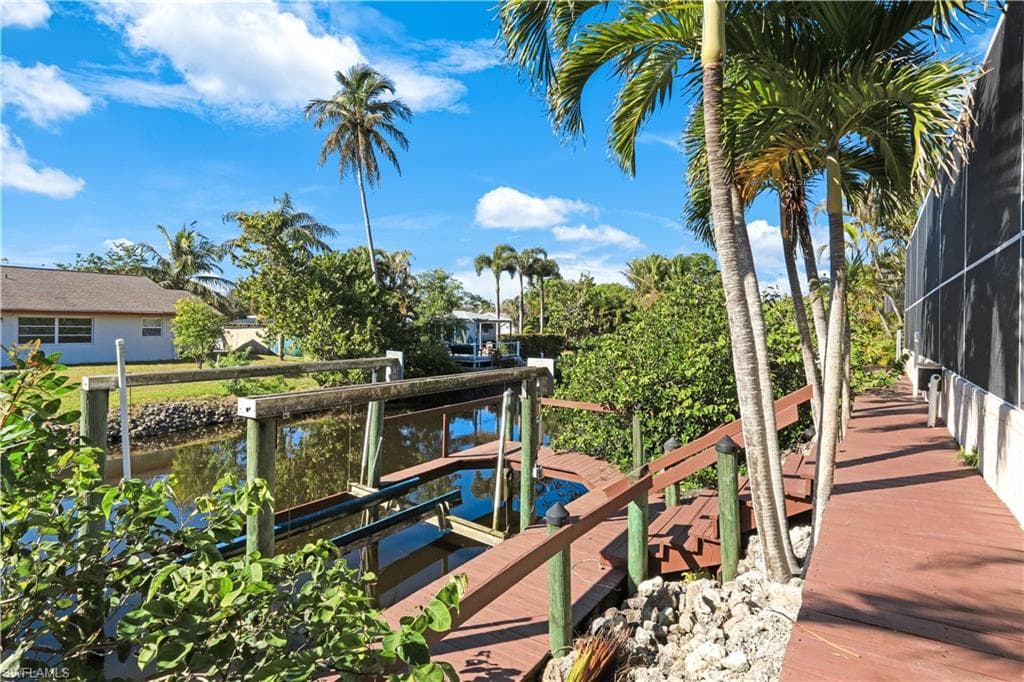 27160 Flamingo Dr, Bonita Springs, FL 34135-37