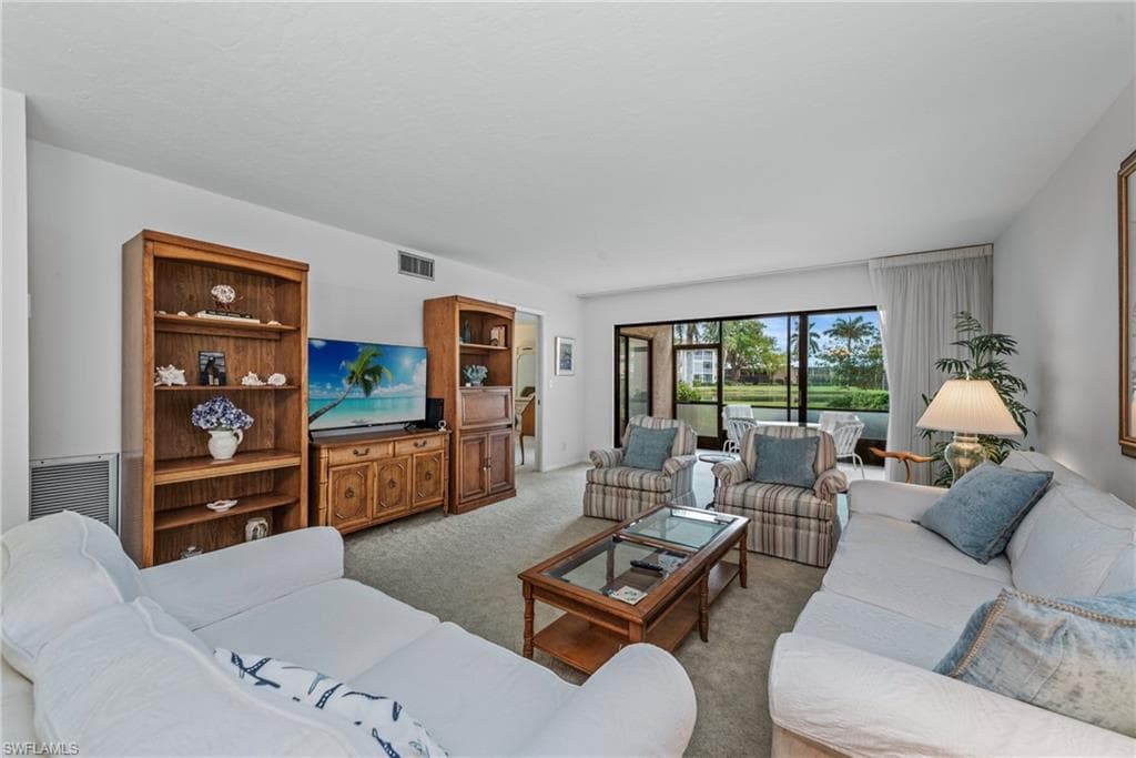 980 Palm View Dr 107, Naples, FL 34110-4