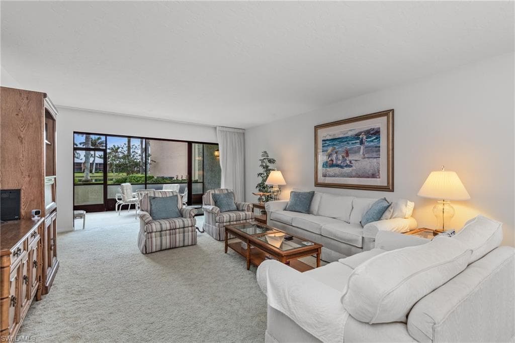 980 Palm View Dr 107, Naples, FL 34110-7