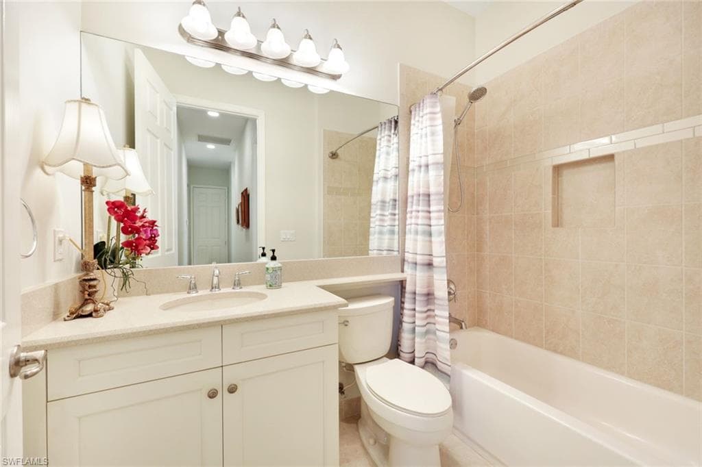 13371 Silktail Dr, Naples, FL 34109-15