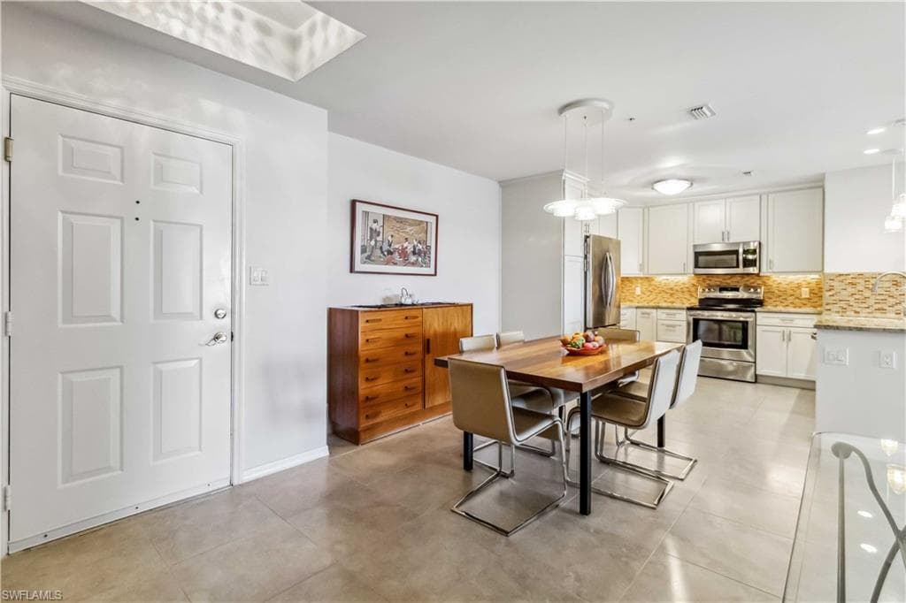 201 Arbor Lake Dr 2-404, Naples, FL 34110-10