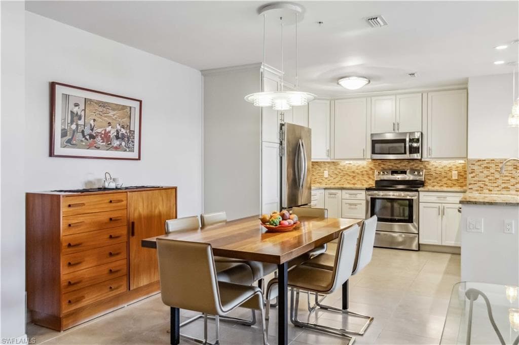 201 Arbor Lake Dr 2-404, Naples, FL 34110-11