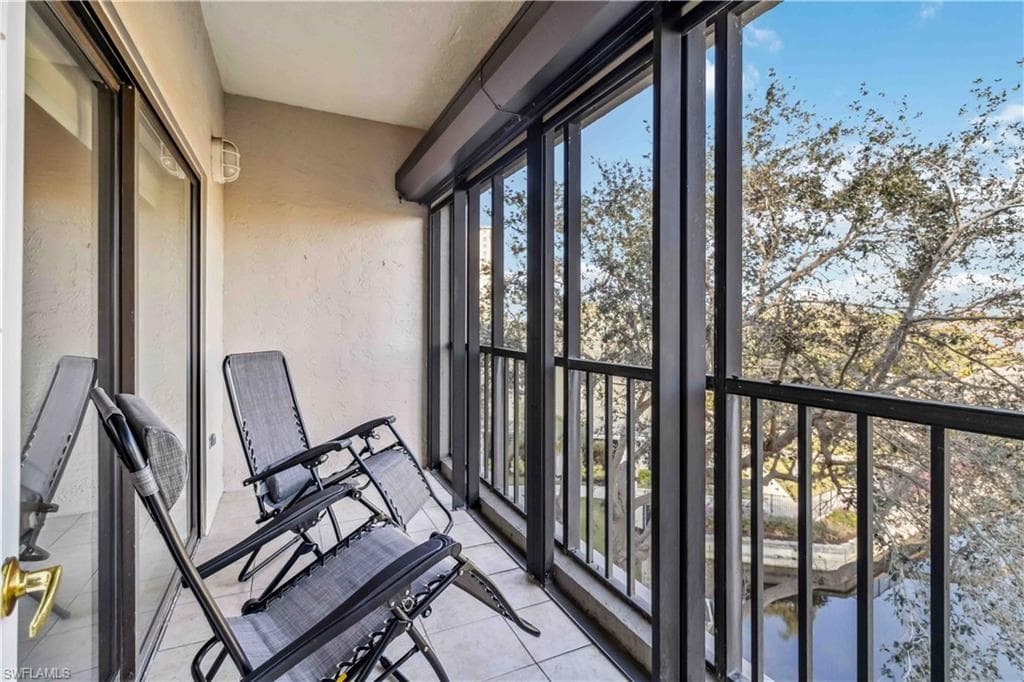 201 Arbor Lake Dr 2-404, Naples, FL 34110-18