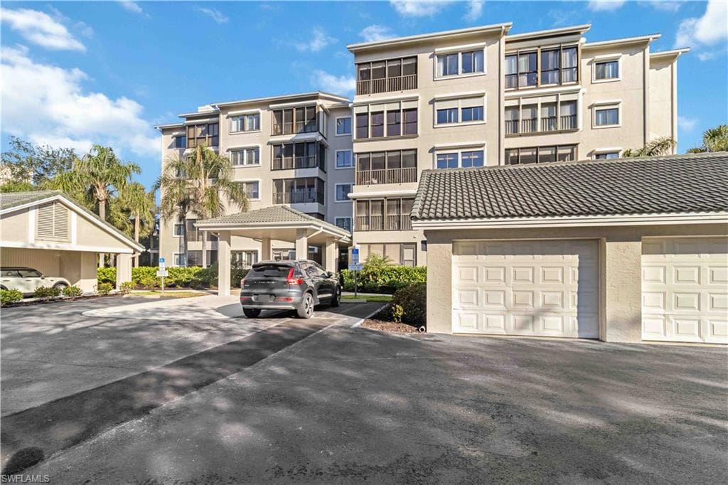 201 Arbor Lake Dr 2-404, Naples, FL 34110-28