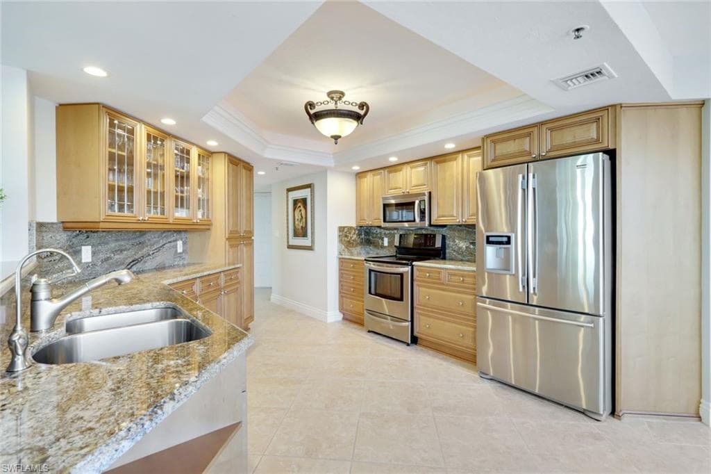 4651 Gulf Shore Blvd N 607, Naples, FL 34103-10