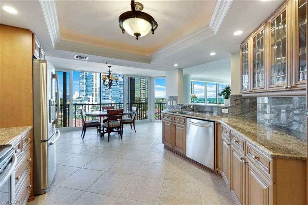 4651 Gulf Shore Blvd N 607, Naples, FL 34103-12