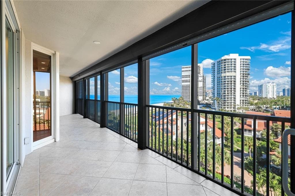 4651 Gulf Shore Blvd N 607, Naples, FL 34103-18