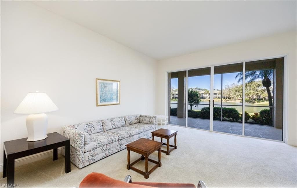 558 Vintage Reserve Ln 19b, Naples, FL 34119-10